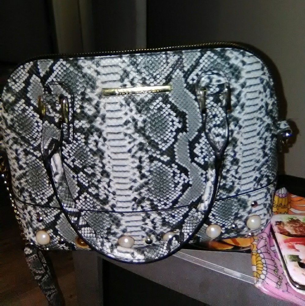 Shoulder bag